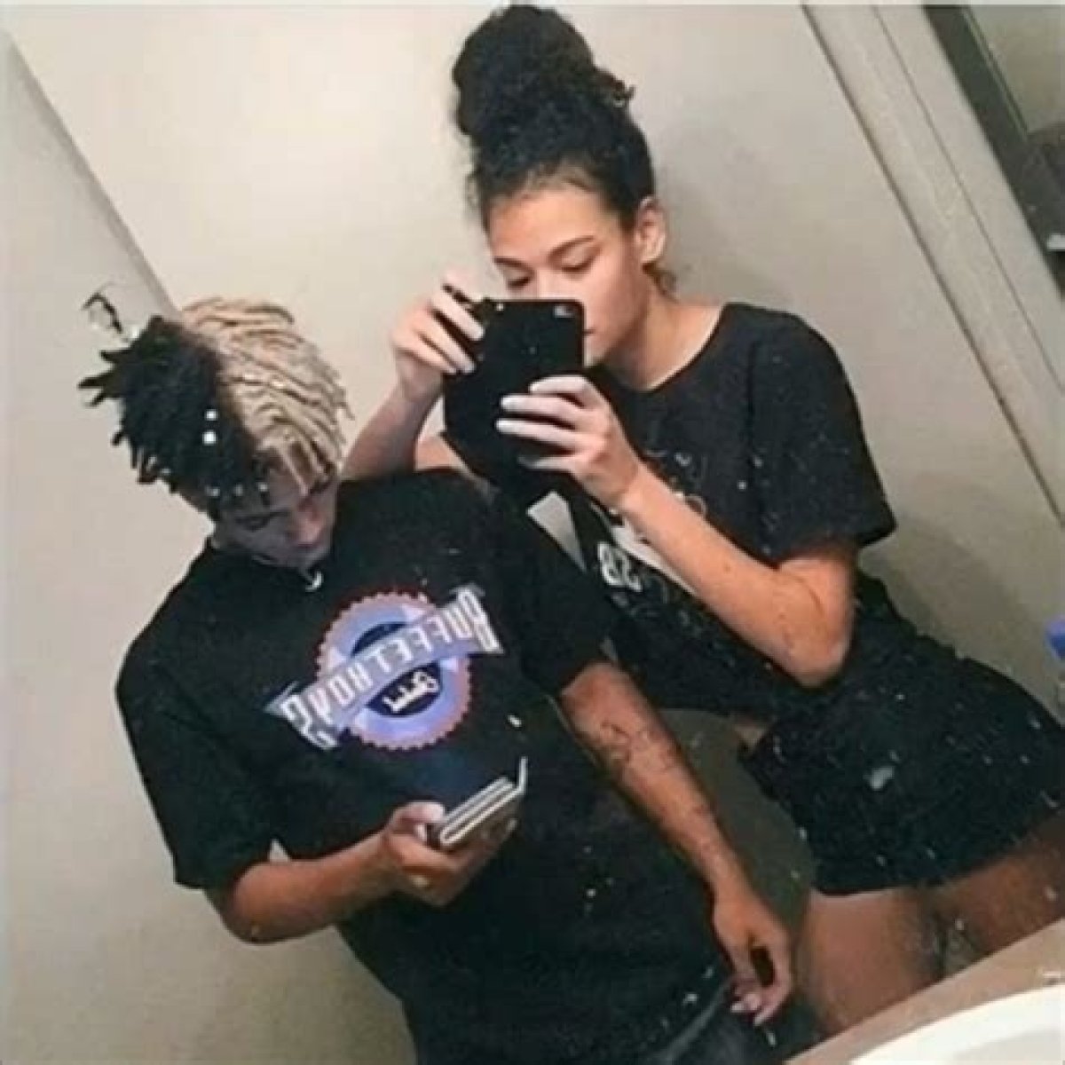 HTML